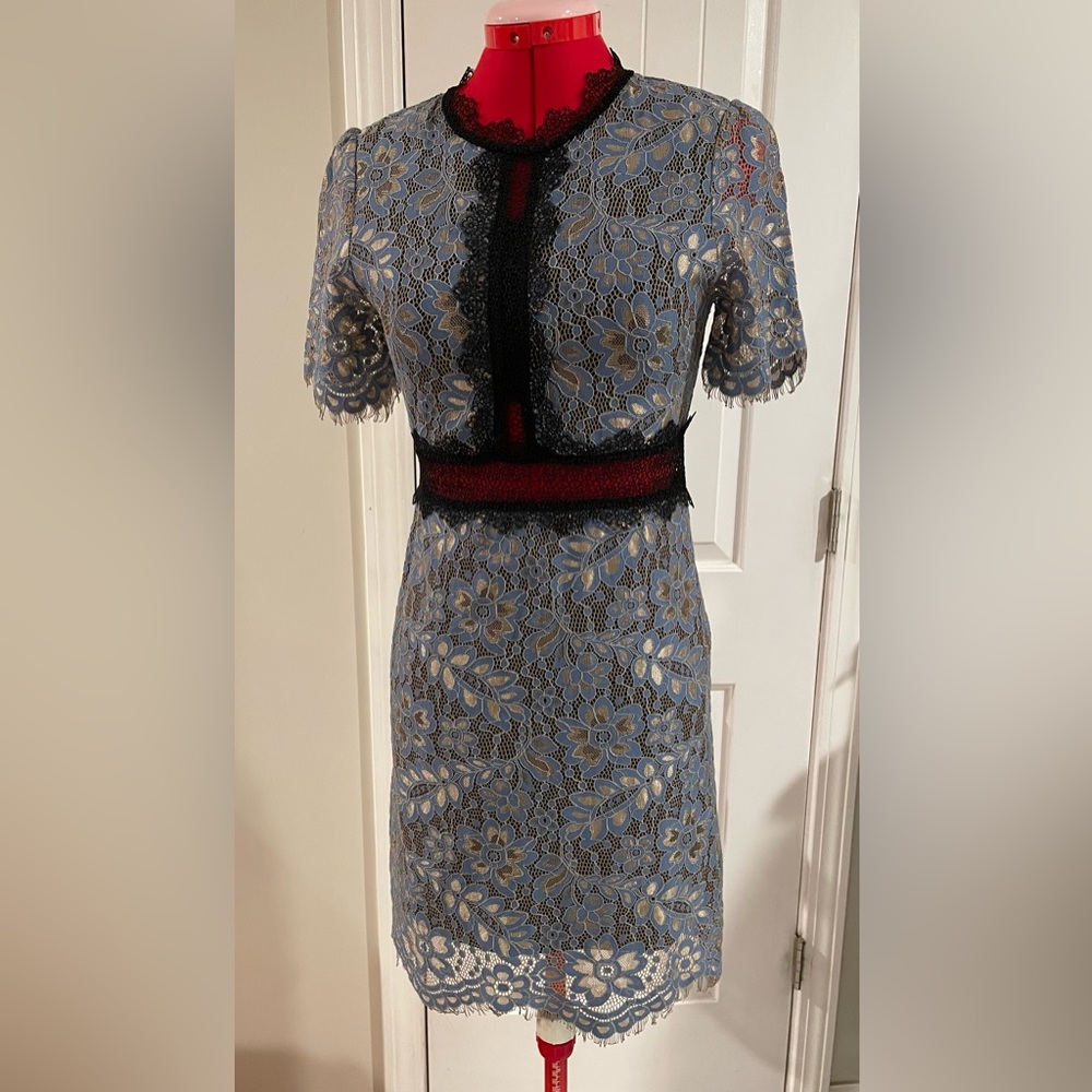 Few Moda New York Slate Blue Gray Lace Mini Shift Dress